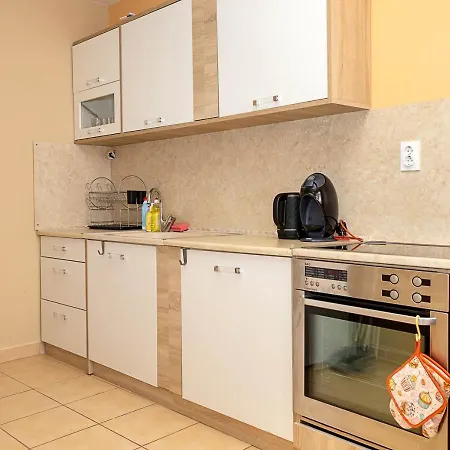 Spacious 3br In - Sea View By Flat Manаger Apartment Warna